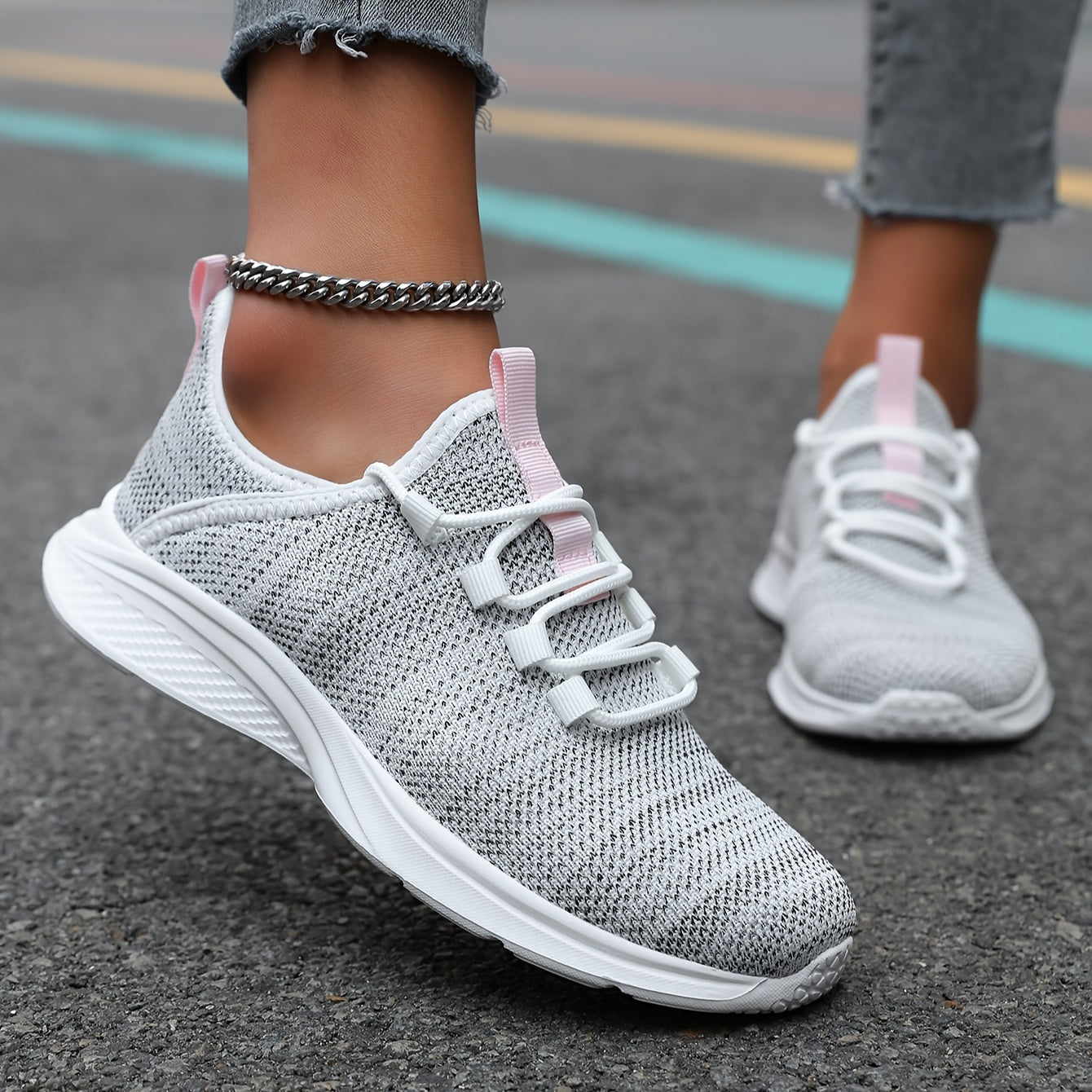 Four Seasons Shoes Fashion Casual Women's Breathable Lightweight Anti-slip Wear-resistant Outdoor Sports Shoes Men's Running Shoes Sports Trendy Shoes Road Running Shoes Mesh Women's Shoes