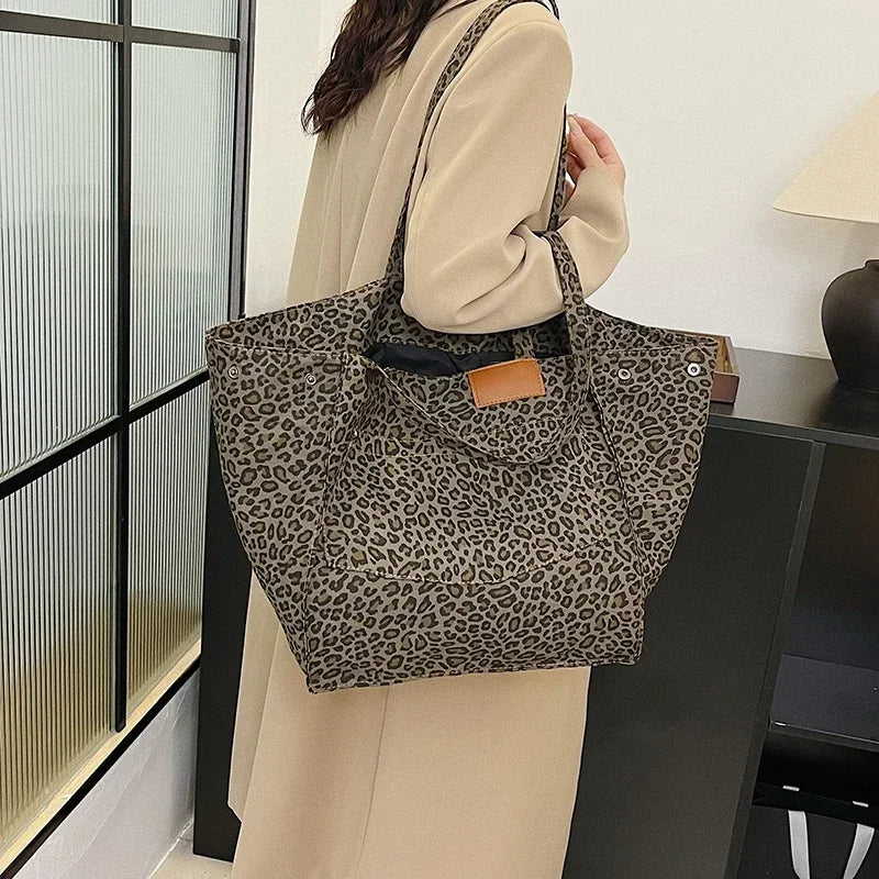 Leopard Large Capacity Canvas 2025 Hot Selling Tote Bag Zipper Simple Fashionable Handbag Soft Versatile Trendy Shoulder Bag