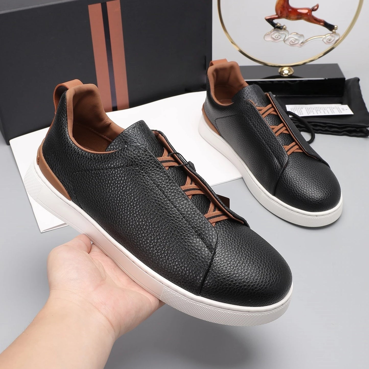 Master Handmade Luxury Holiday Gift Casual Sneakers Sports Shoes Breathable Business Flat Non-slip Outdoor Hiking Cycling Shoes