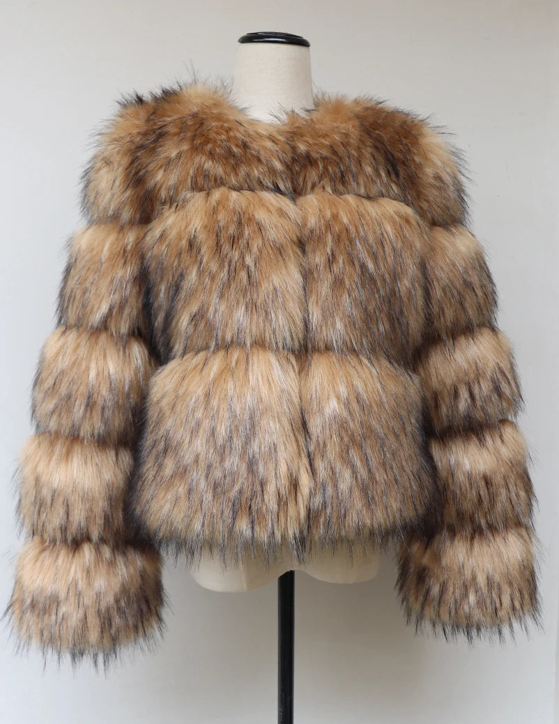 HJQJLJLS 2022 Winter Women Fashion Faux Raccoon Fur Coat Luxury Short Fluffy Fur Jacket Outerwear Women Fuzzy Coat Overcoat