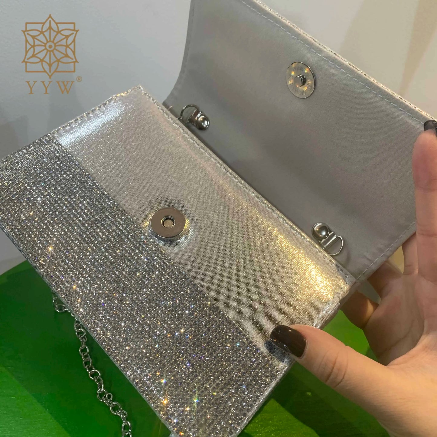Women's Hand Bags Chic Diamonds Top-handle Shape Small Hand Bags for Women Shopping Shoulder Bags Crossbody Bags Blings mochila