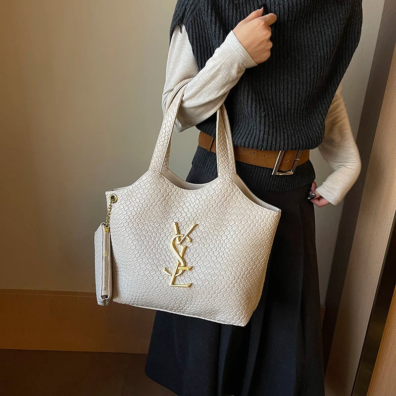 Classic Women's Handbag Leather Shoulder Carry Popular Elegant By Famous Designer Luxury Brand Stylish And Lightweight