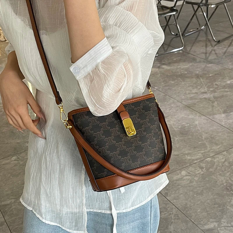 Women's Tote Bag, Simple and Elegant, Light Luxury Brand with Versatile Functions and Temperament