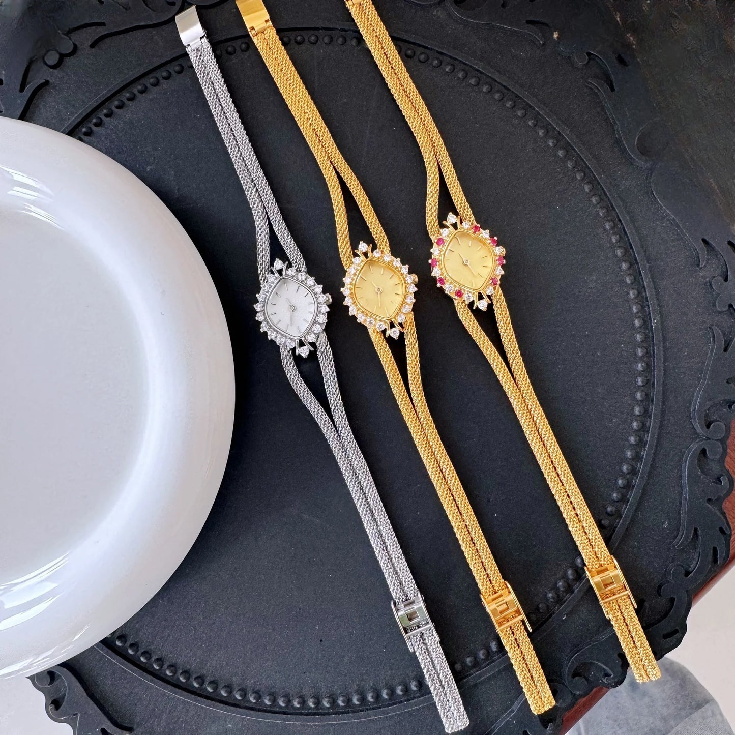 Vintage style retro light luxury exquisite high-end women's watch fashionab Diamonds Crystal High quality