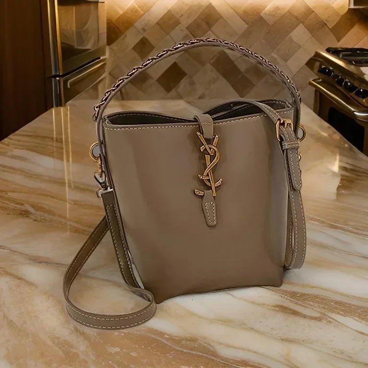 Large Capacity Elegant Handbag For Women - Classic Popular Designer Shoulder Bag With Detachable Strap