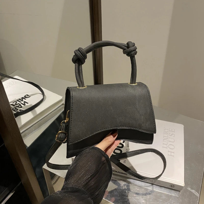 Fashionable Women's Shoulder Bag Pure Color Trendy Crossbody Bag Simple Casual Diagonal Bag Small Square Bags for Autumn Bolsos