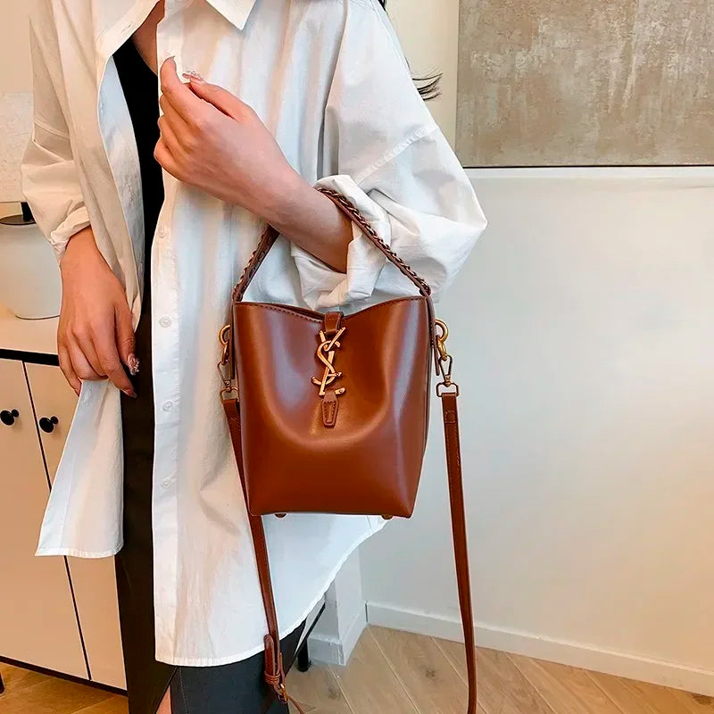 Large Capacity Elegant Handbag For Women - Classic Popular Designer Shoulder Bag With Detachable Strap