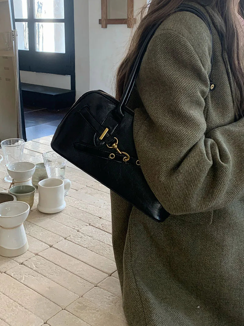 Retro Handheld Commuter Bag for Women 2025 New Style Trendy and Versatile, Niche Underarm Bag, Large Capacity Bowling Bag