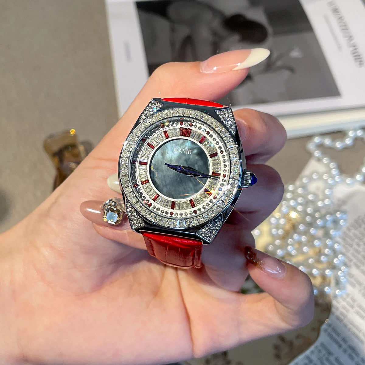 2025latest full diamond ladies watch light luxury niche high-end large dial high-end female fashion watch