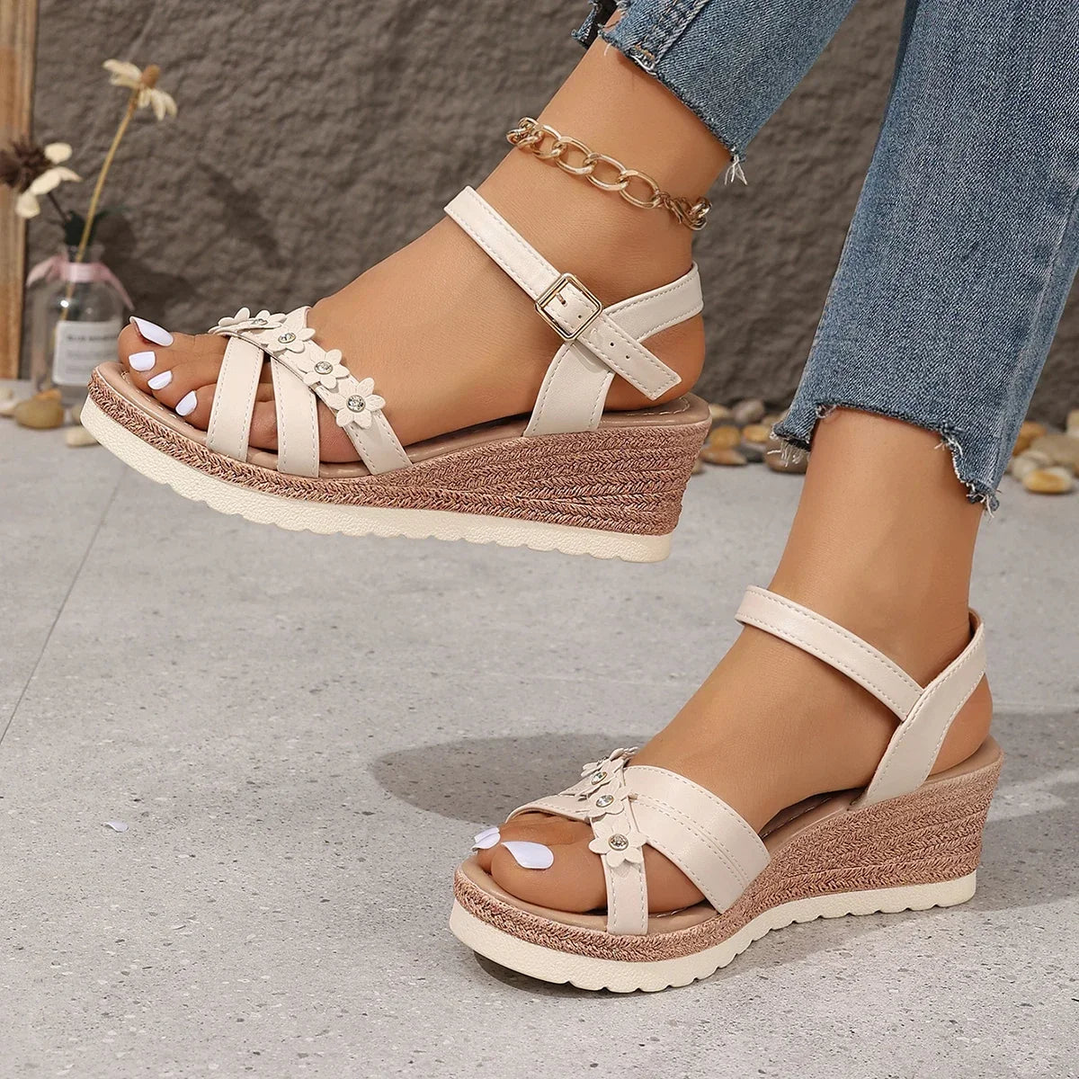 Flower Decoration Women's Wedge Sandals Summer 2025 Lightweight Ankle Strap Platform Sandals Women Comfort Non Slip Beach Shoes