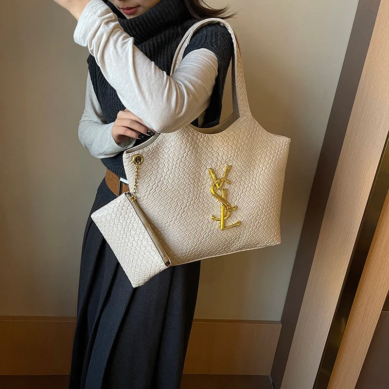 Classic Women's Handbag Leather Shoulder Carry Popular Elegant By Famous Designer Luxury Brand Stylish And Lightweight