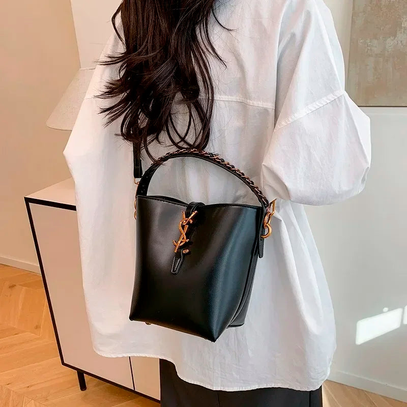 Large Capacity Elegant Handbag For Women - Classic Popular Designer Shoulder Bag With Detachable Strap