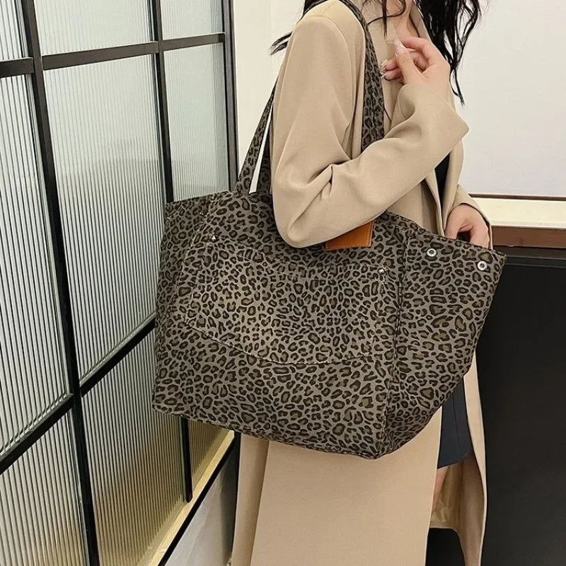 Leopard Large Capacity Canvas 2025 Hot Selling Tote Bag Zipper Simple Fashionable Handbag Soft Versatile Trendy Shoulder Bag