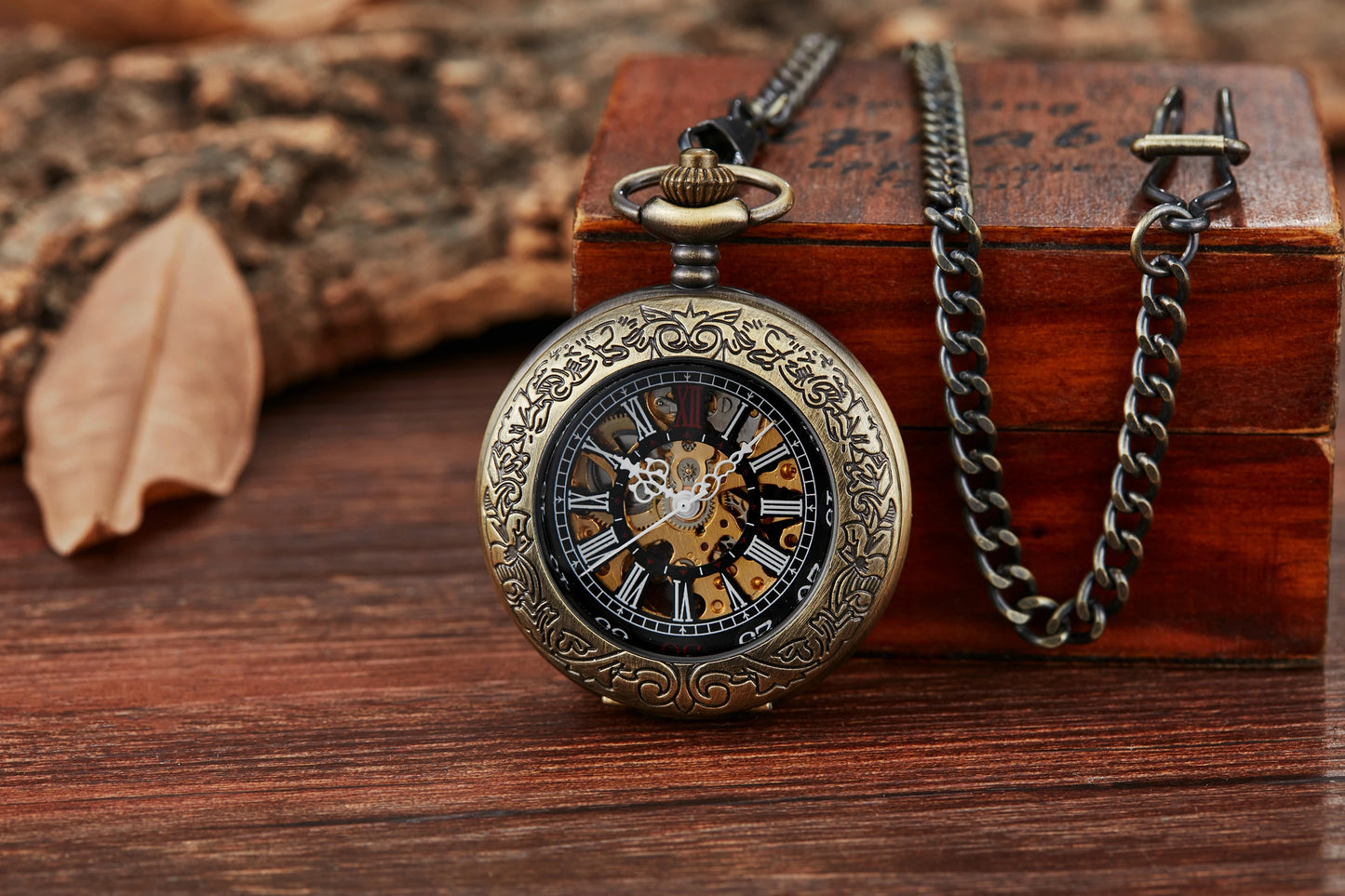 Unique Wood Circel Gear Dial Bronze Antique Mechanical Pocket Watch Men Vintage Engraved Fob Hand Wind Steampunk Watch Women