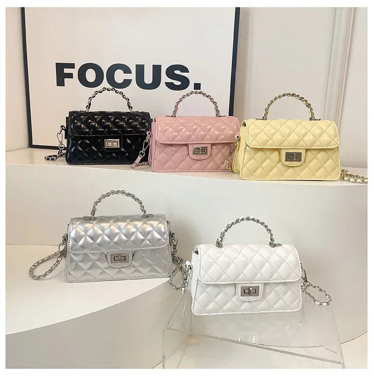 Elegant Women's Handbag With Messenger Strap Leather Material Classic Tote Design High-Quality Crossbody Option For Ladies