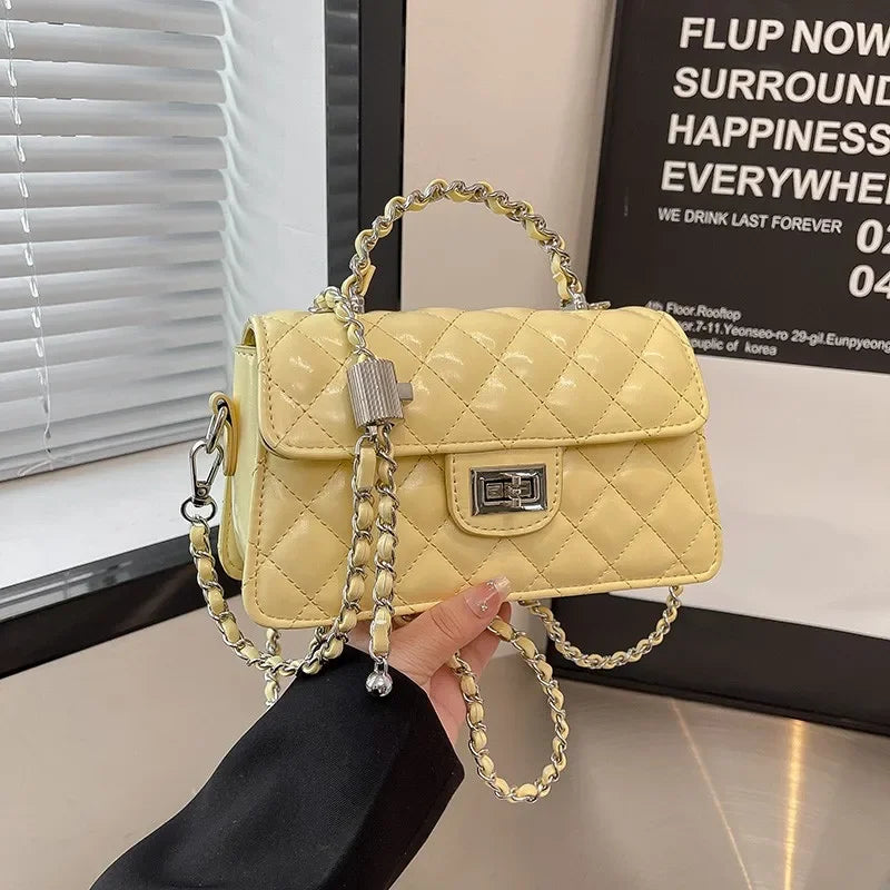 Elegant Women's Handbag With Messenger Strap Leather Material Classic Tote Design High-Quality Crossbody Option For Ladies