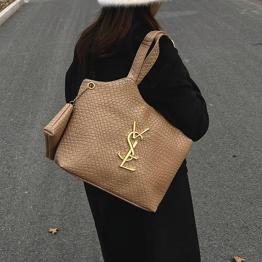 Classic Women's Handbag Leather Shoulder Carry Popular Elegant By Famous Designer Luxury Brand Stylish And Lightweight