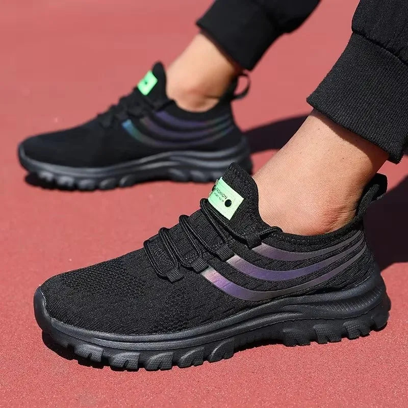 Men's Lightweight Running Shoes with A Mesh Design Breathable Comfortable and Durable Outdoor Walking and Running Sports Shoes