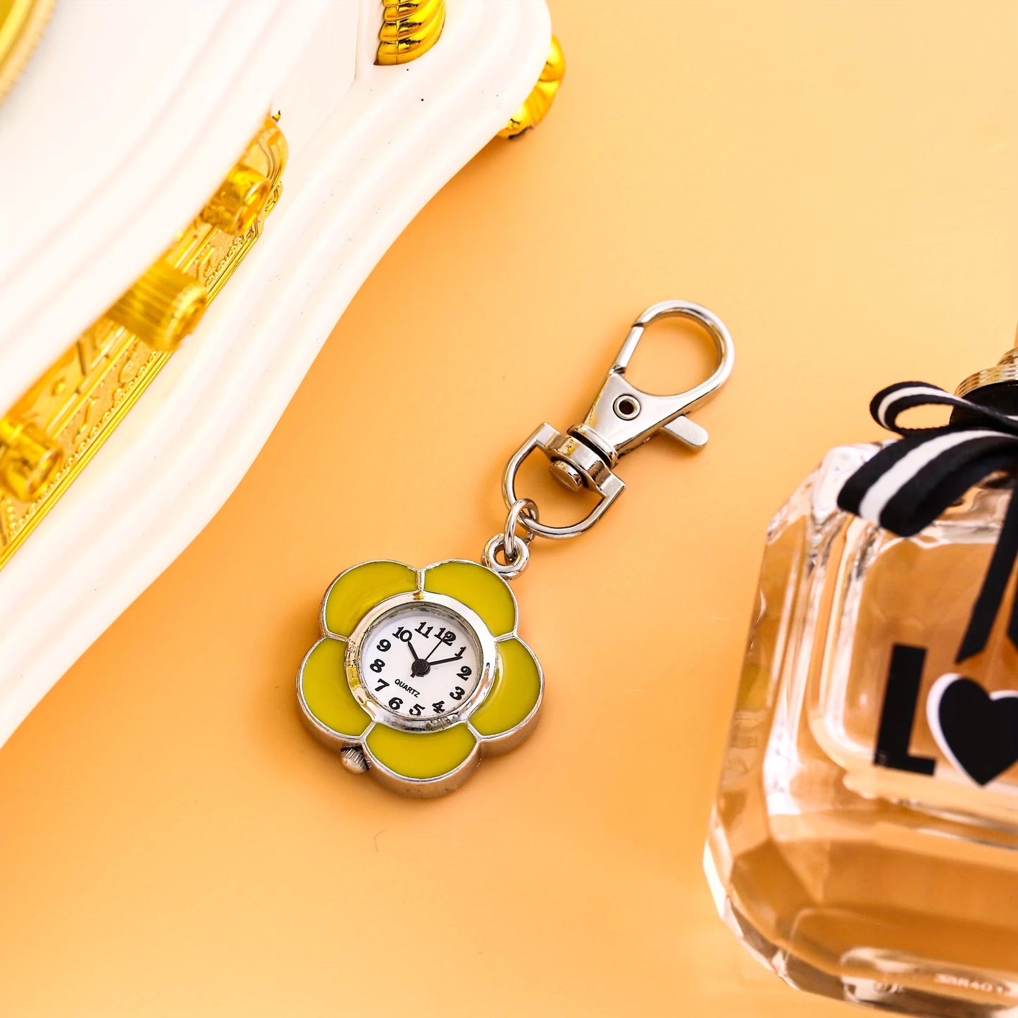 Colorful small flower hanging watch, butterfly pocket watch, keychain watch, men's and women's chest watch, nurse watch