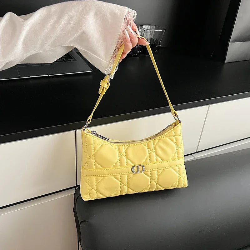 Spacious Ladies Tote Bags By Famous Designer, High-Quality Leather Handbags for Women, Classic Elegant Style