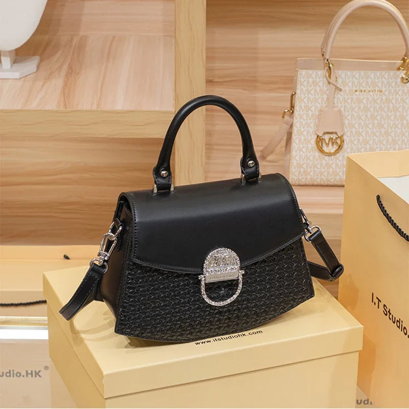 Women's handbag 2025 new autumn and winter brand shoulder crossbody bag, high-end texture, light luxury designer handbag