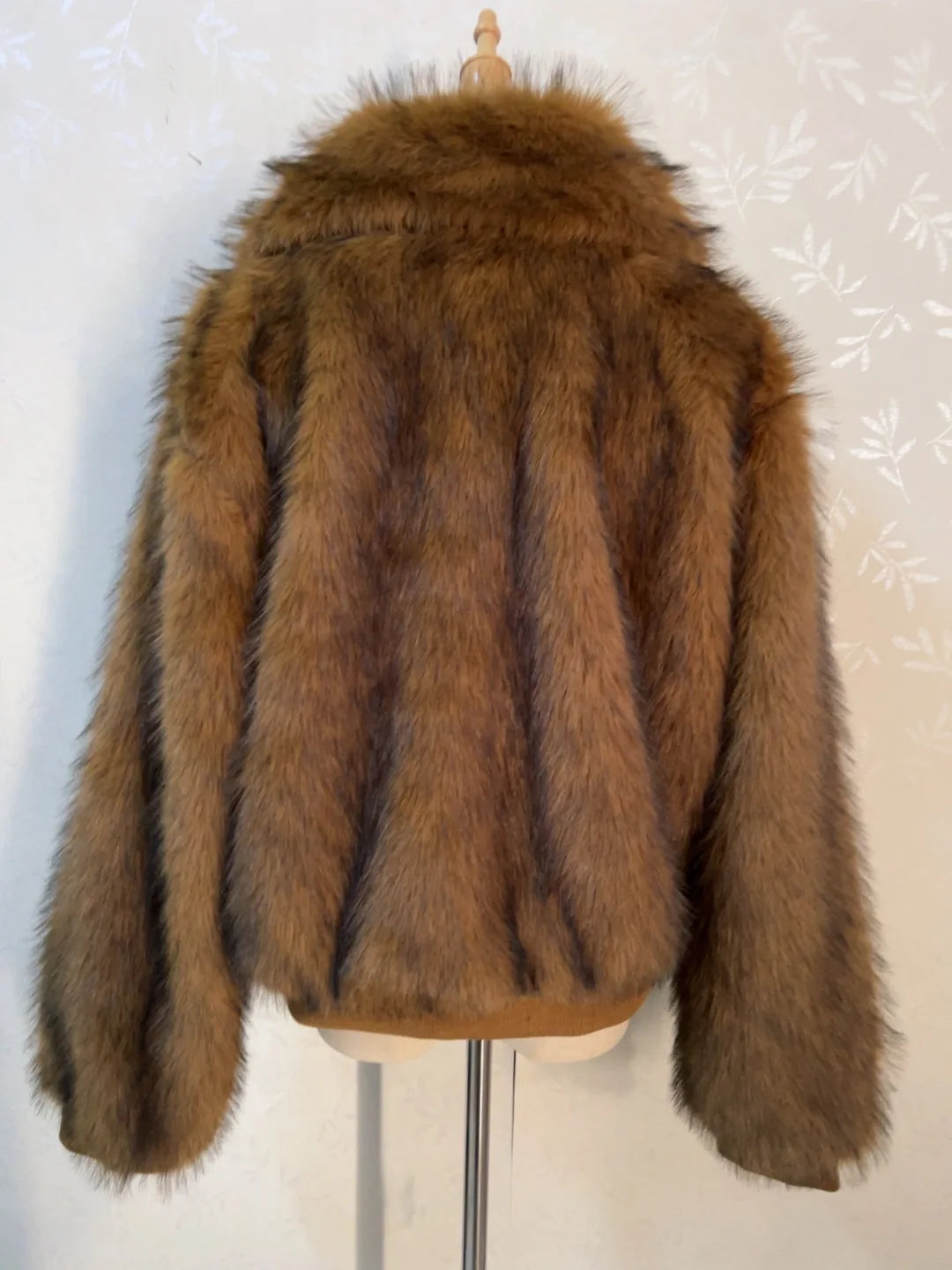 Winter Gradient Brown Long Hairy Shaggy Raccoon Faux Fur Coat Full sleeve Furry Women Big Lapel Furry Coat Loose Short Outerwear