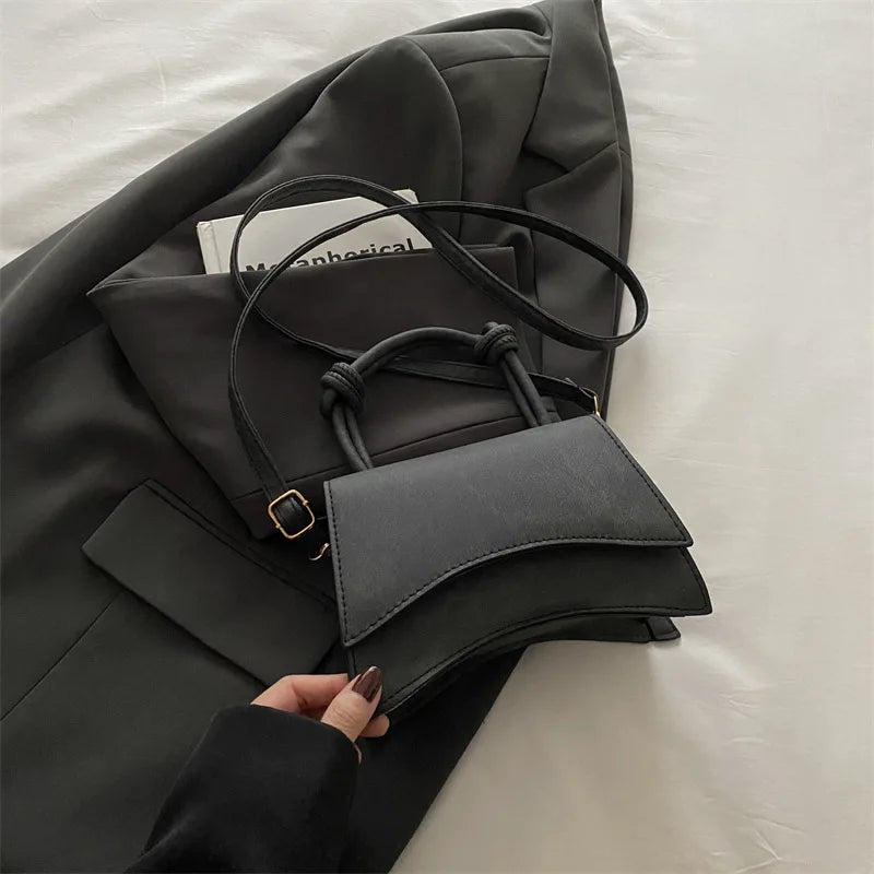 Fashionable Women's Shoulder Bag Pure Color Trendy Crossbody Bag Simple Casual Diagonal Bag Small Square Bags for Autumn Bolsos