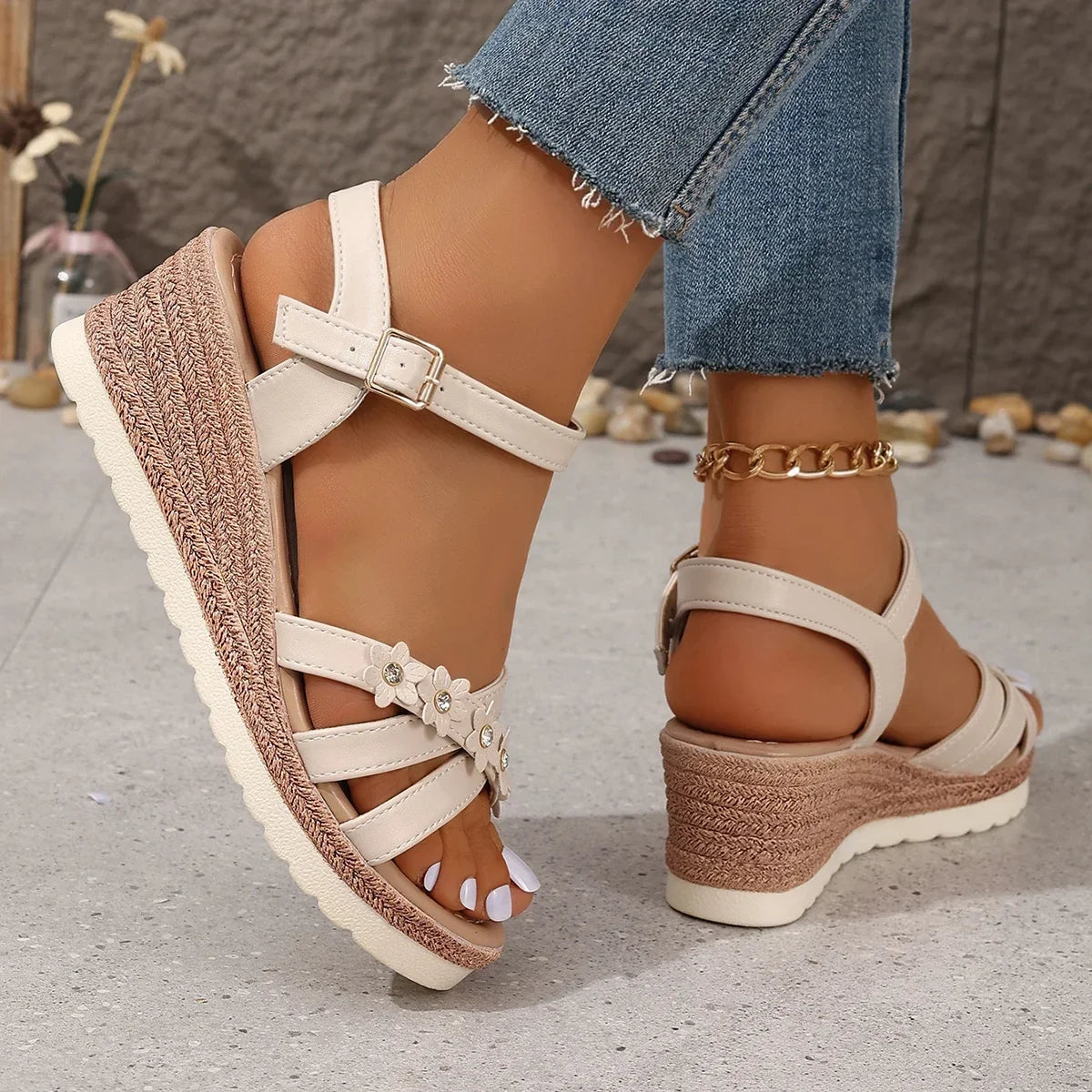 Flower Decoration Women's Wedge Sandals Summer 2025 Lightweight Ankle Strap Platform Sandals Women Comfort Non Slip Beach Shoes
