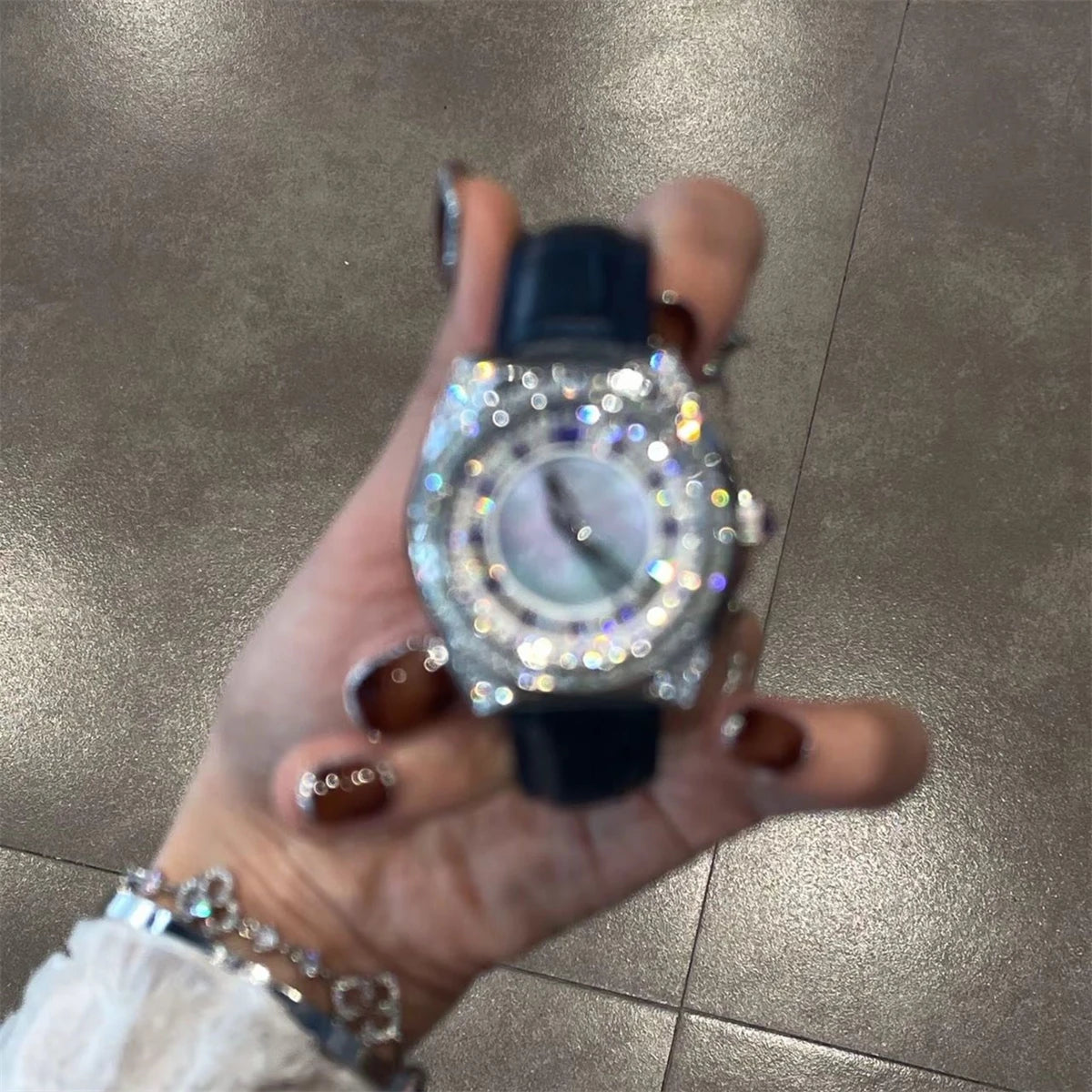 2025latest full diamond ladies watch light luxury niche high-end large dial high-end female fashion watch