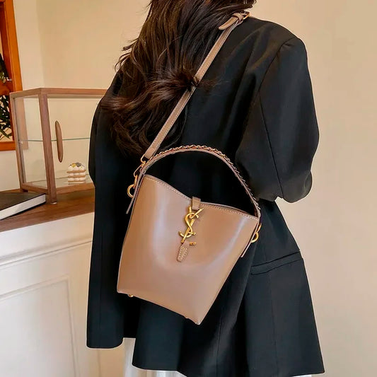 Large Capacity Elegant Handbag For Women - Classic Popular Designer Shoulder Bag With Detachable Strap