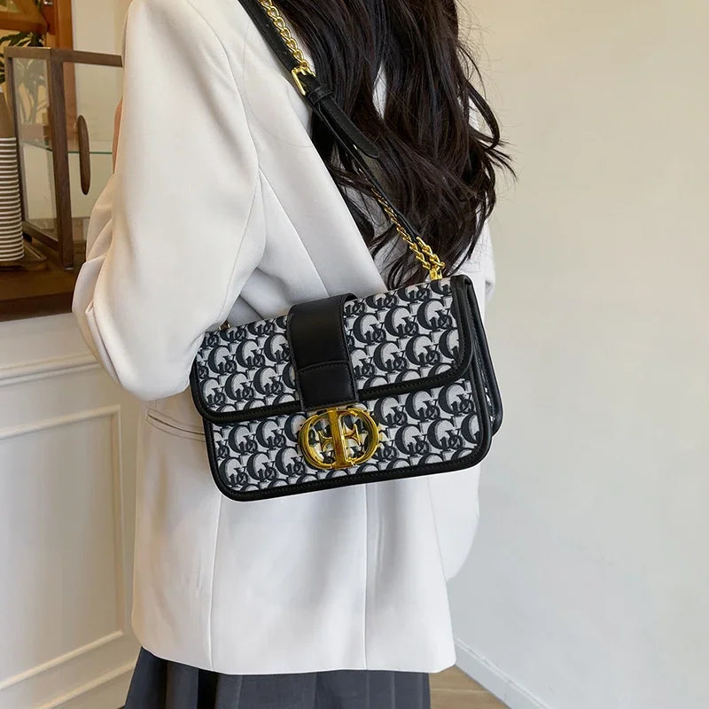 Trendy Fashion Large Capacity Crossbody Handbag For Women With Leather Material And Simple Vintage Look