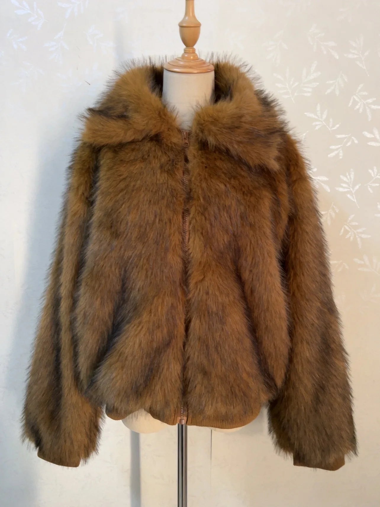 Winter Gradient Brown Long Hairy Shaggy Raccoon Faux Fur Coat Full sleeve Furry Women Big Lapel Furry Coat Loose Short Outerwear