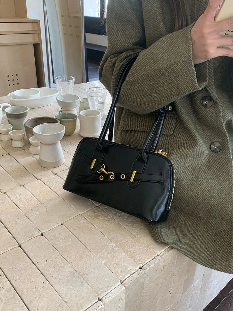 Retro Handheld Commuter Bag for Women 2025 New Style Trendy and Versatile, Niche Underarm Bag, Large Capacity Bowling Bag