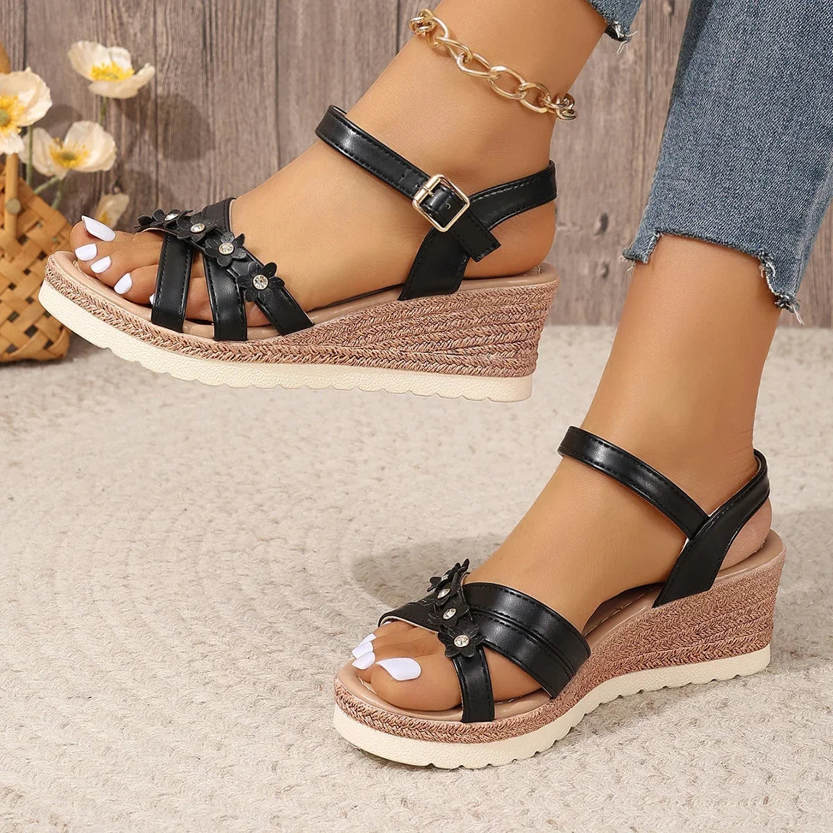 Flower Decoration Women's Wedge Sandals Summer 2025 Lightweight Ankle Strap Platform Sandals Women Comfort Non Slip Beach Shoes