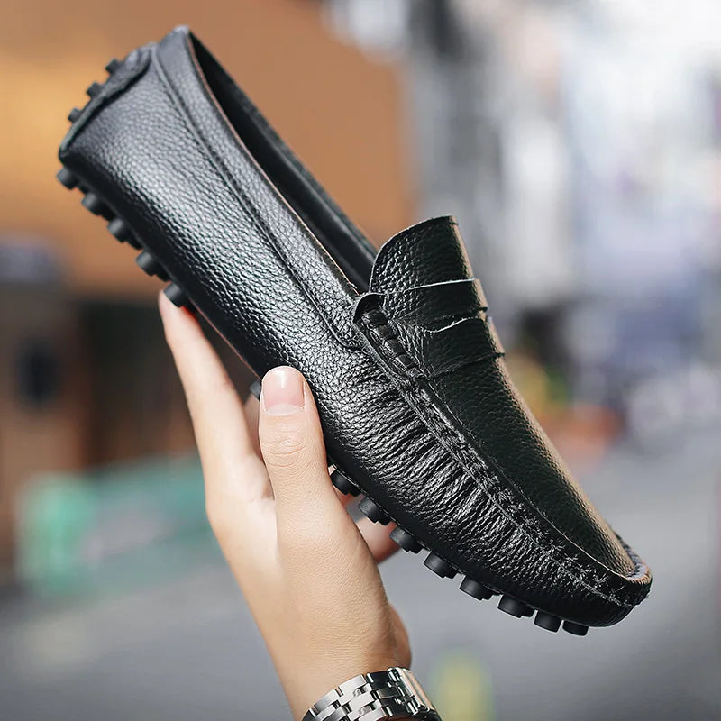 2022 Fashion Soft Leather Men Loafers Handmade Casual Shoes Men Moccasins For Men Leather Flat Shoes Driving Shoes Size 39-50