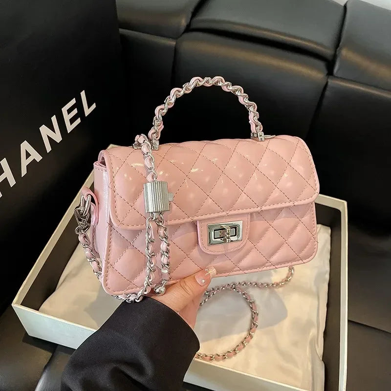 Elegant Women's Handbag With Messenger Strap Leather Material Classic Tote Design High-Quality Crossbody Option For Ladies