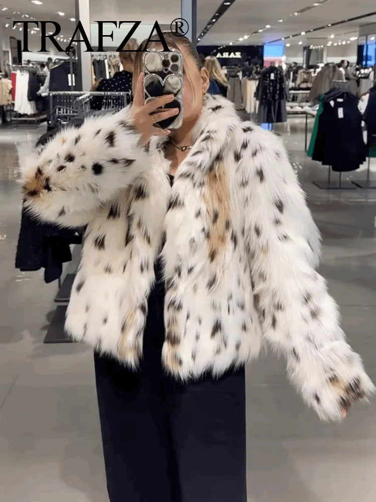 TRAFZA Fashion Women Animal Pattern Fur Short Coat 2024 Casual Loose Turtleneck Long Sleeve Plush Thick Warm Plush Overcoats