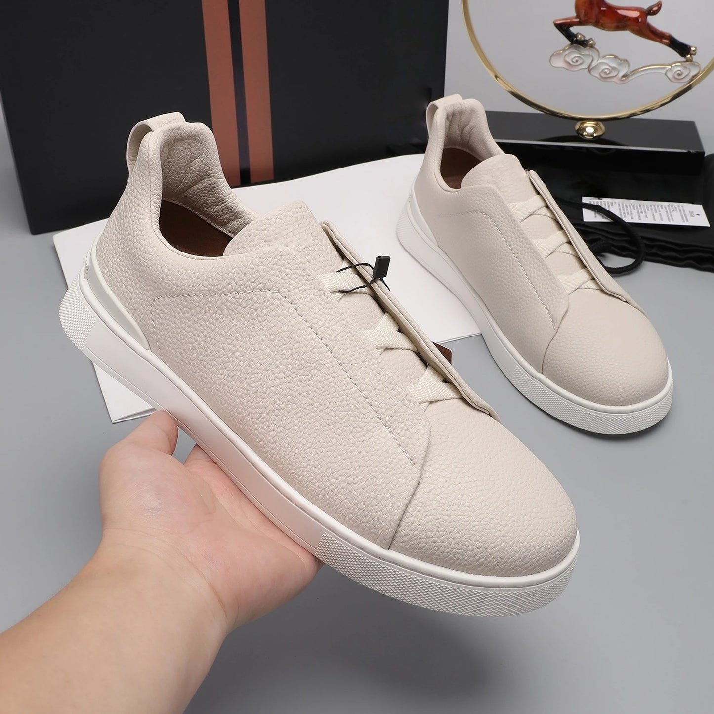 Master Handmade Luxury Holiday Gift Casual Sneakers Sports Shoes Breathable Business Flat Non-slip Outdoor Hiking Cycling Shoes