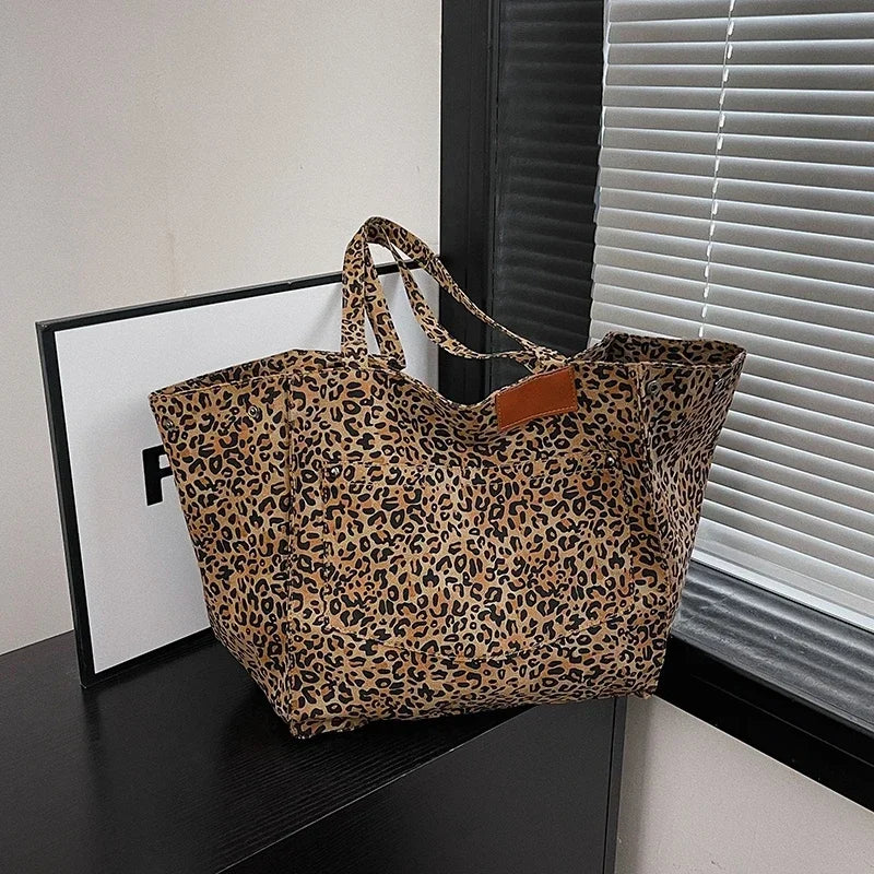 Leopard Large Capacity Canvas 2025 Hot Selling Tote Bag Zipper Simple Fashionable Handbag Soft Versatile Trendy Shoulder Bag