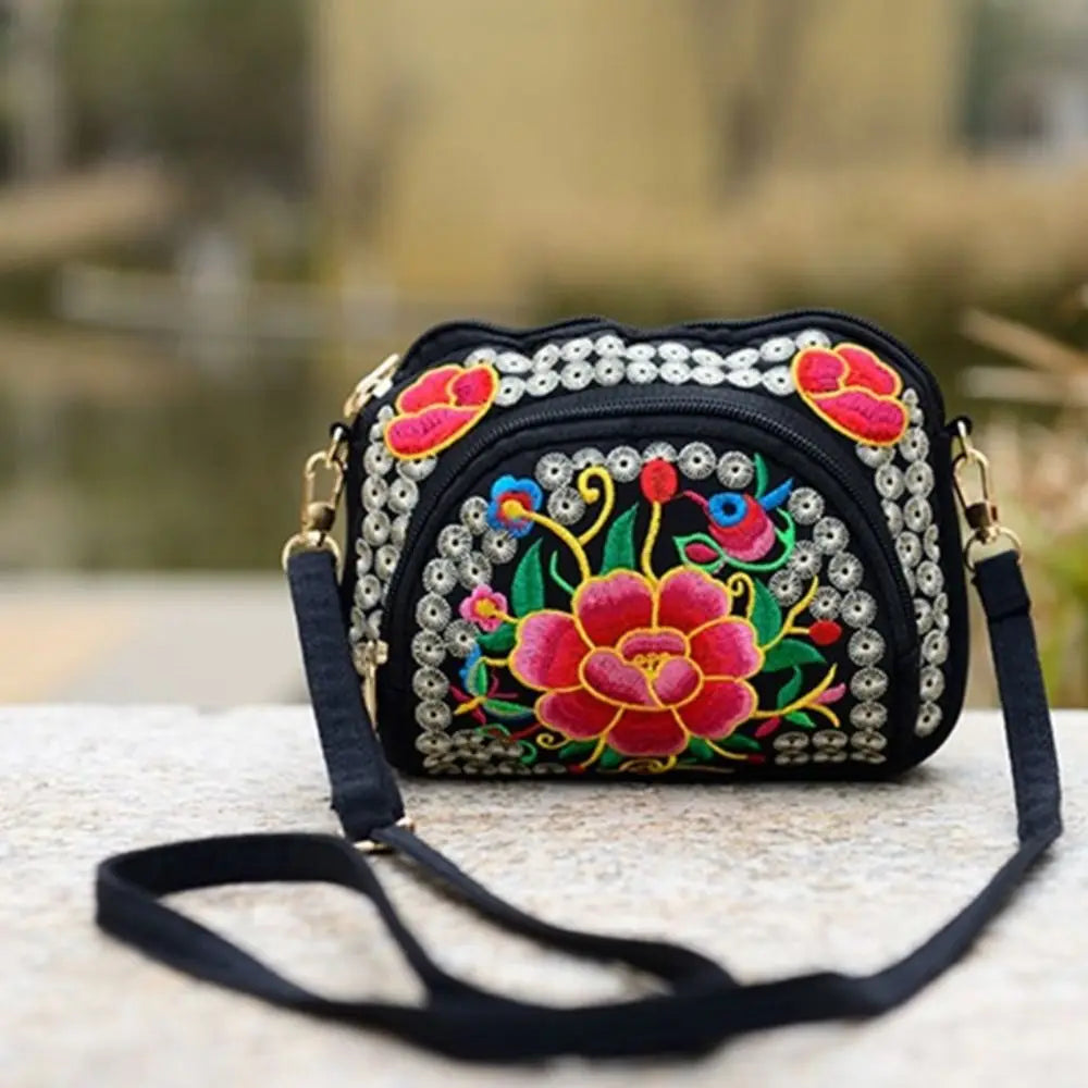 Ethnic Style Women Shoulder Bag Vintage Zipper Floral Embroidered Travel Pouch Cotton Mobile Phone Bag Crossbody Bag