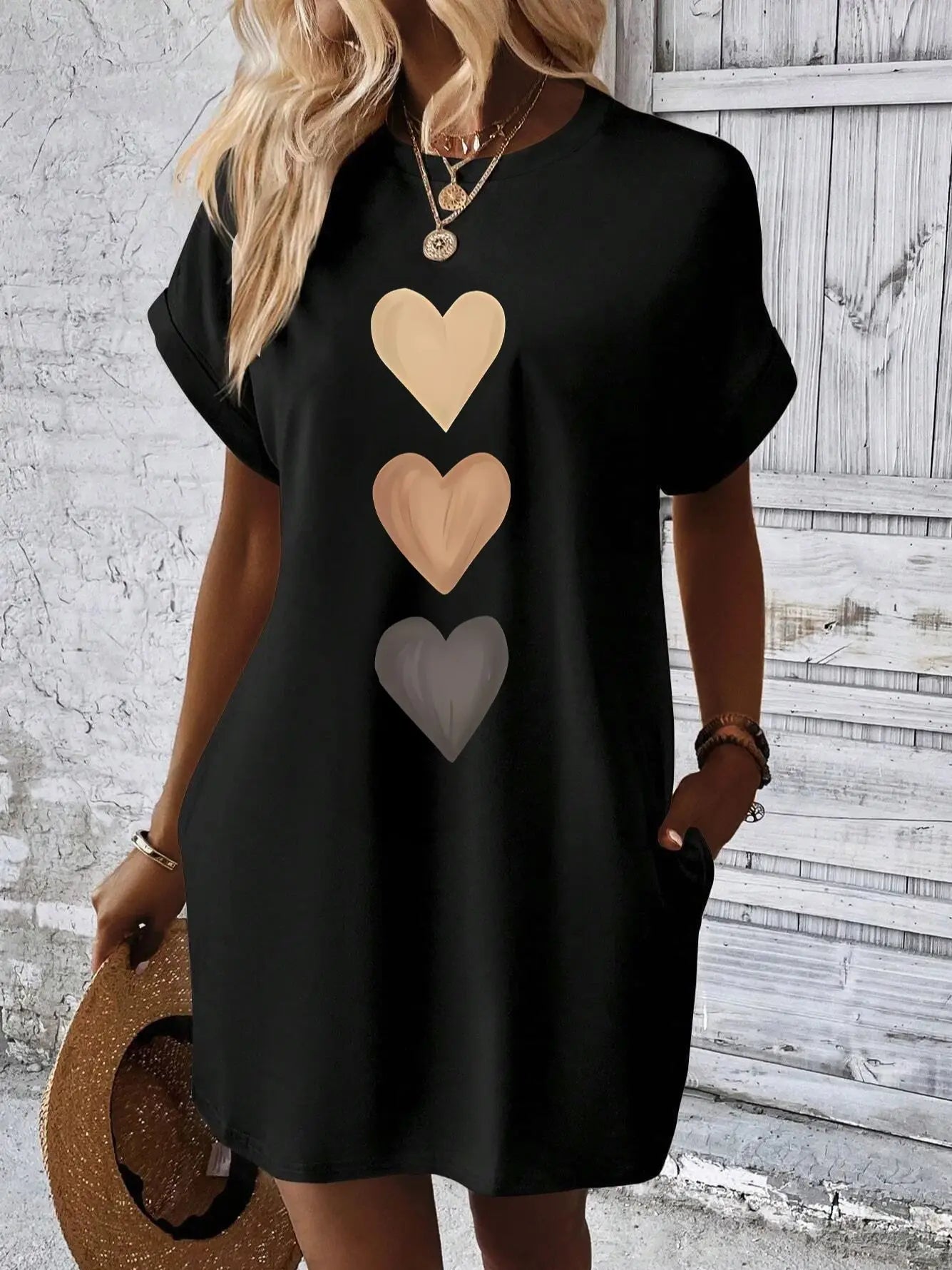 Women's three heart-shaped printed pocket dress, casual round neck short sleeved dress for spring and summer women's wear