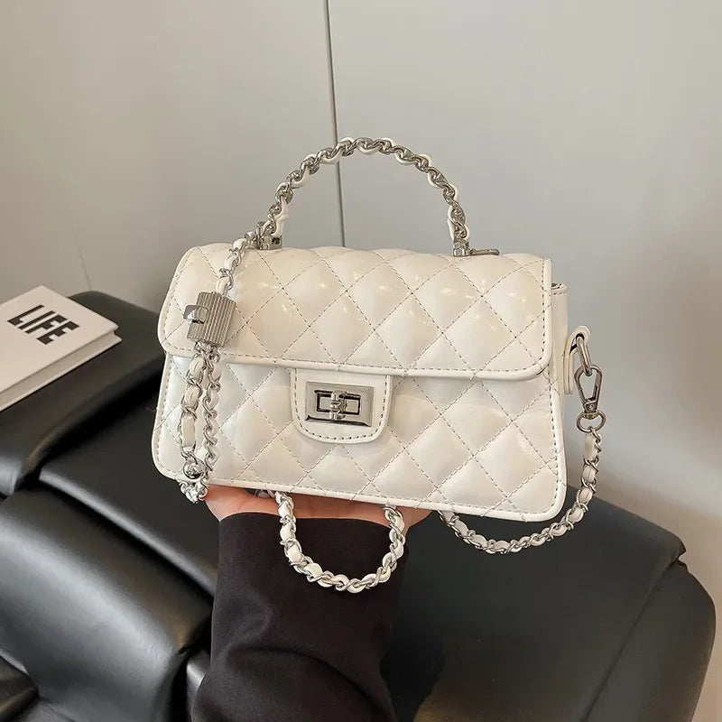 Elegant Women's Handbag With Messenger Strap Leather Material Classic Tote Design High-Quality Crossbody Option For Ladies