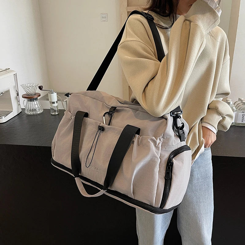 Large-capacity short-distance travel bag, lightweight, fashionable and versatile sports bag, dry and wet separation travel bag