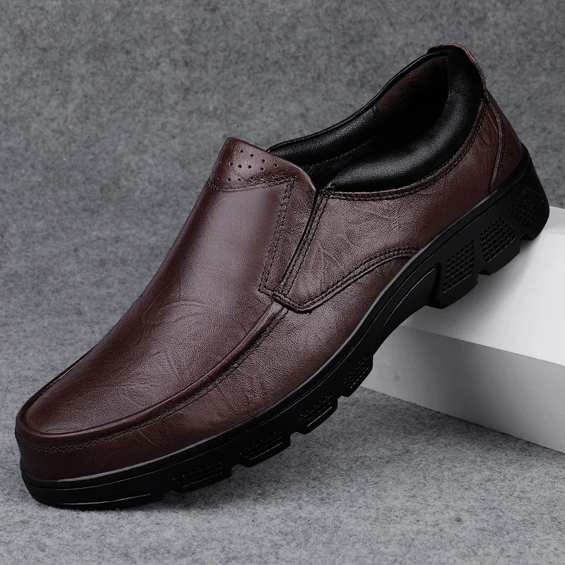 Classic Brand Men's Genuine Leather Casual Shoes Thick Soled Winter Plush Cotton Shoes Men's Outdoor Commuting Work Shoes