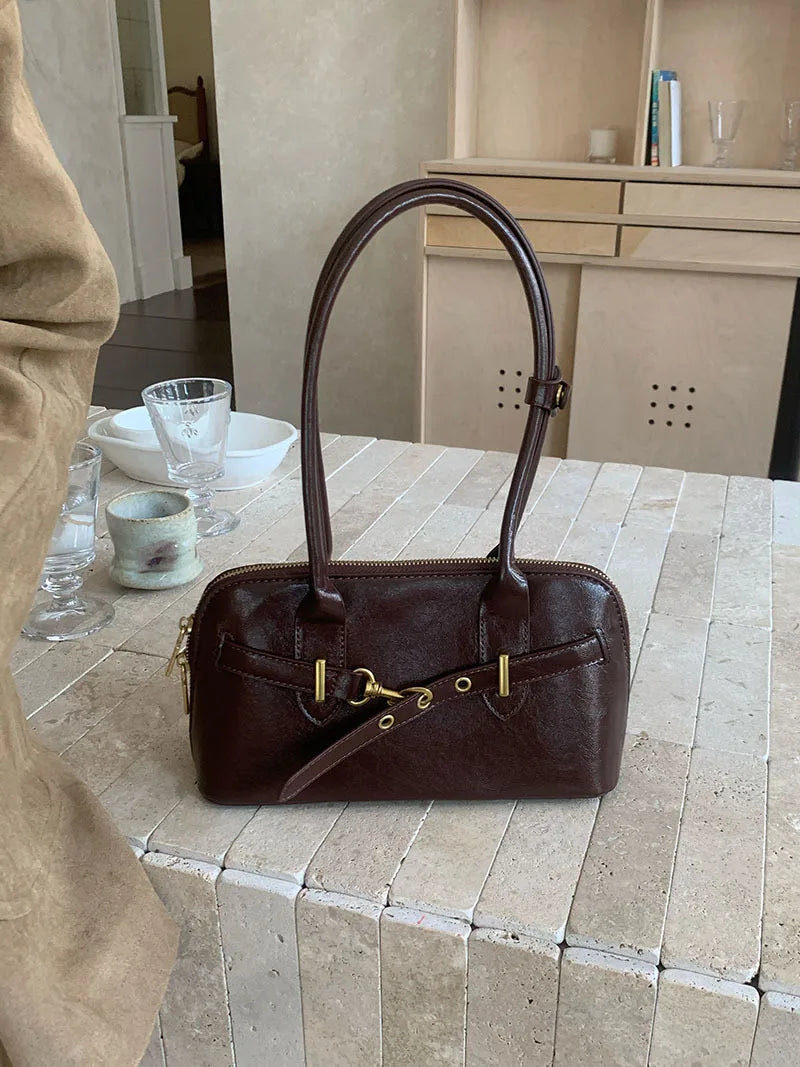 Retro Handheld Commuter Bag for Women 2025 New Style Trendy and Versatile, Niche Underarm Bag, Large Capacity Bowling Bag