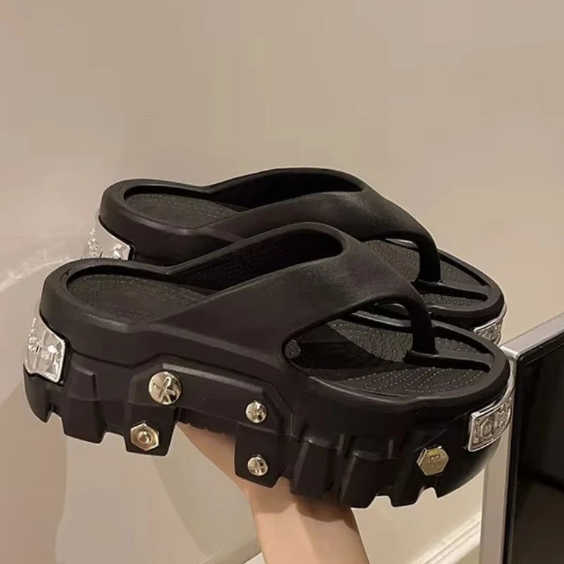 Punk Style Women Clogs 2025 New Arrival Soft EVA Thick Platform Slippers Comfortable Garden Shoes Fashion Beach Sandals