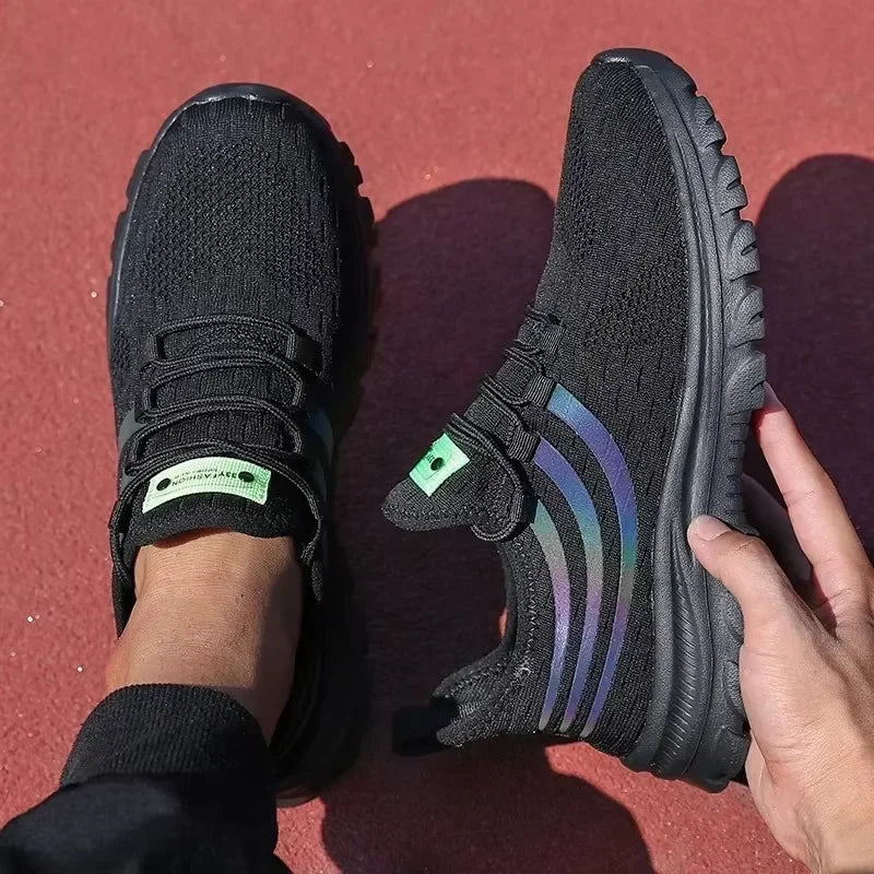 Men's Lightweight Running Shoes with A Mesh Design Breathable Comfortable and Durable Outdoor Walking and Running Sports Shoes