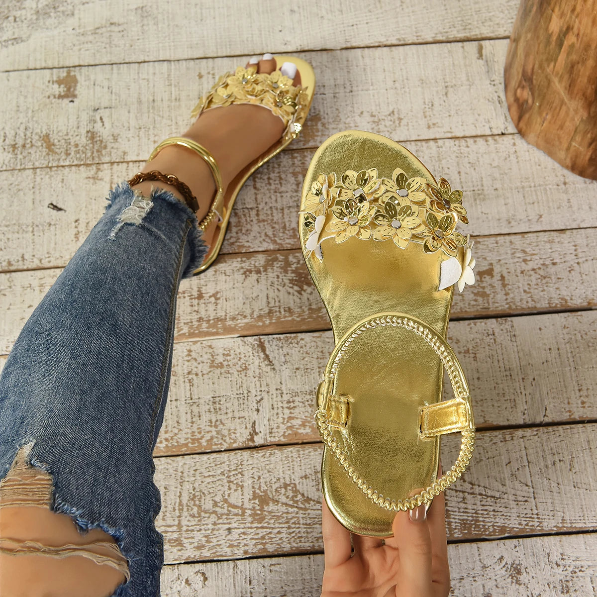 Fashion Women Sandals Summer New Style Gold Narrow Strap Ladies Flip Flops 2025outdoor Comfortable Walking Flat Shoes Large Size