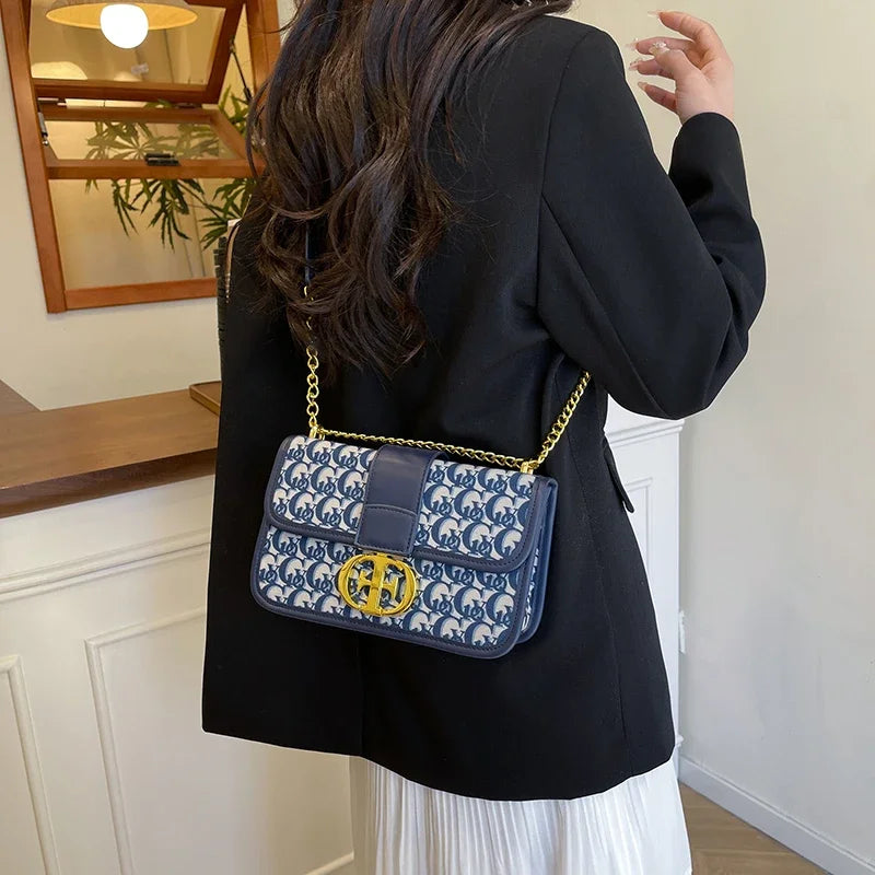 Trendy Fashion Large Capacity Crossbody Handbag For Women With Leather Material And Simple Vintage Look